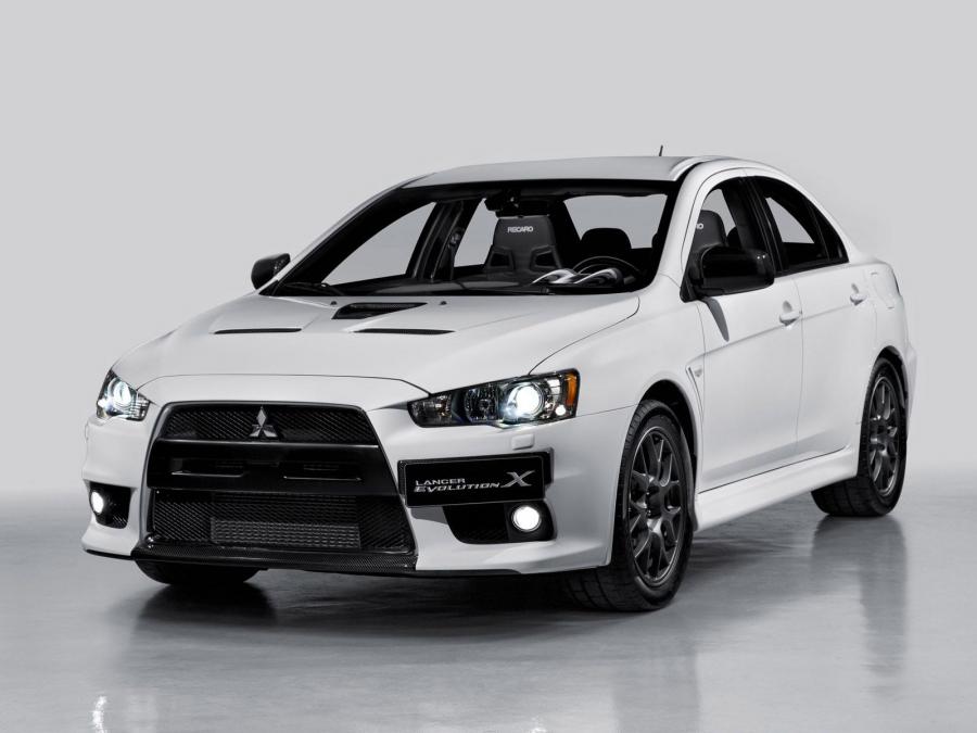  Mitsubishi Lancer Evolution X carbon series 2012 года  (фото 1 из 5)